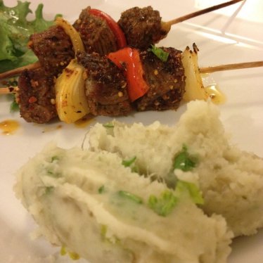 Les brochettes de boeuf et leur purée de patates douces