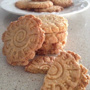 Les petits biscuits à la noix de coco et à la cannelle