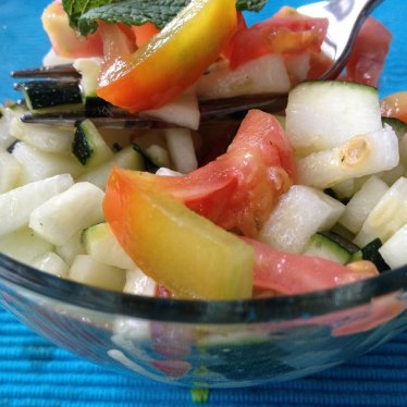 La salade de courgettes crues marinées