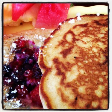 Les pancakes aux fruits rouges mais aussi sans…