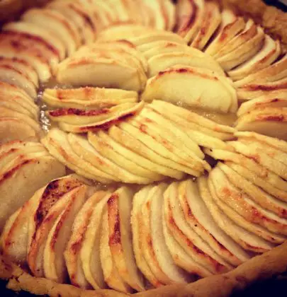 La tarte aux pommes sur pâte super sablée