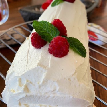 Le biscuit roulé à la crème vanillée et fruits rouges
