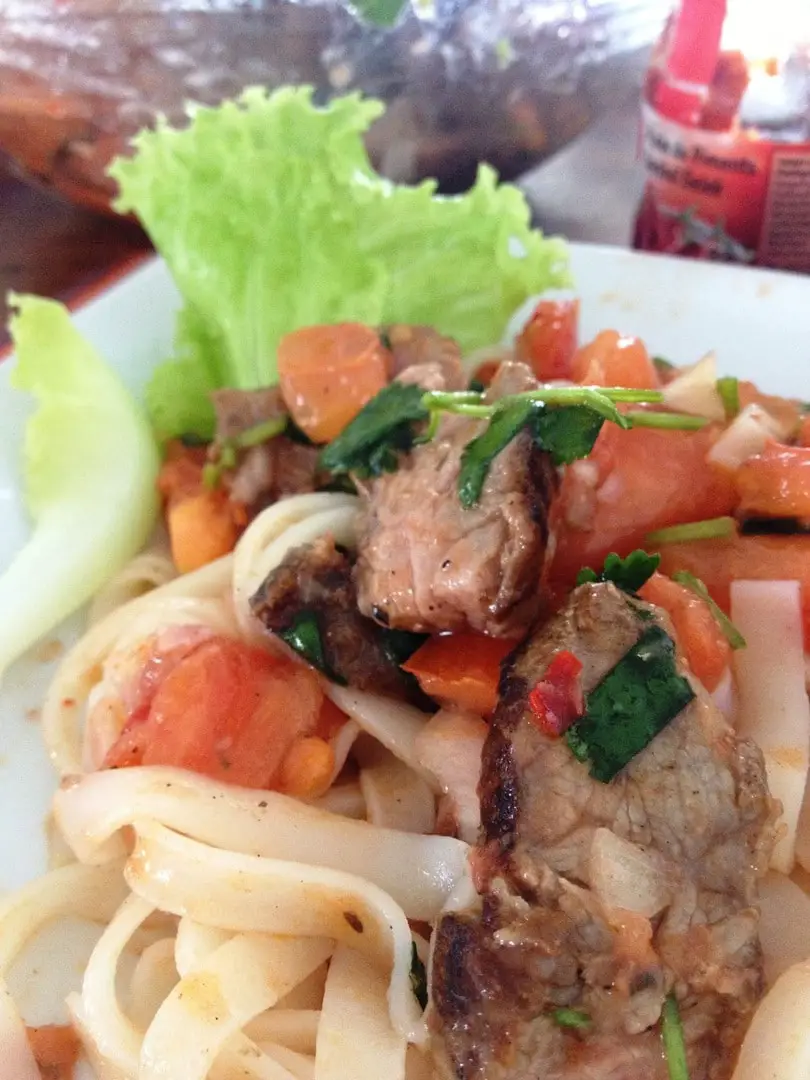 salade thailandaise de boeuf aux nouilles
