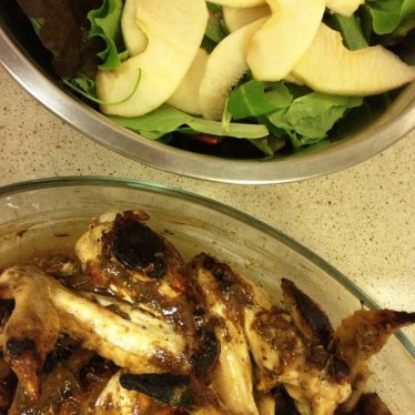 Les wings de poulet grillées au curry et au miel