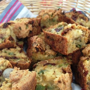 Le cake aux tomates séchées et aux herbes…100 % végétal