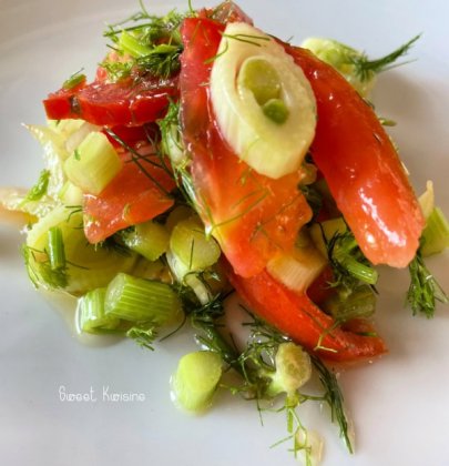 La salade fraîche de fenouil et tomates variées