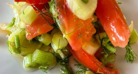 La salade fraîche de fenouil et tomates variées