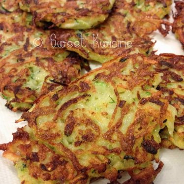 Les galettes de pommes de terre aux courgettes