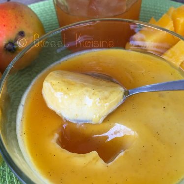 La mousse de mangues et gelée de maracujas