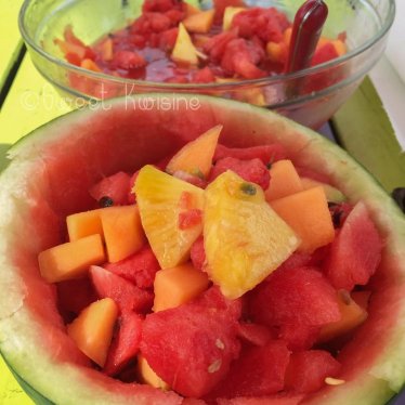 La salade de fruits désaltérante pastèque, melon et passion