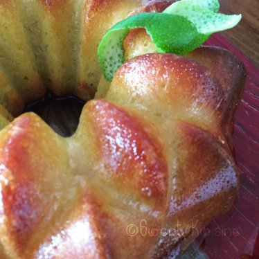 Le bundt cake au citron vert {et framboises}