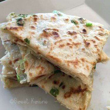 Les galettes chinoises à l’oignon-pays (cong you bing)
