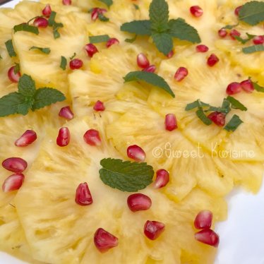 Le carpaccio d’ananas, grenade et menthe