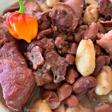 Les dombrés haricots rouges et viande salée
