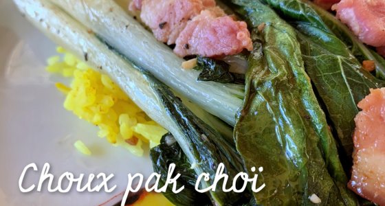 Les choux pak choï sautés au lard et au gingembre