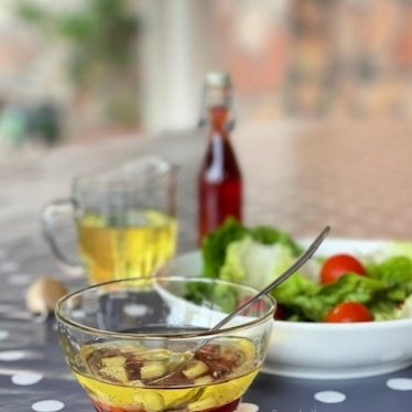 La vinaigrette et 4 sauces gourmandes pour tes salades